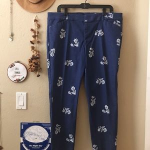 Old Navy Patterned Pixie Pants - Never Worn